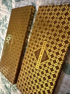 ZOEVA Caramel Melange Eyeshadow Palette — Gold & Brown Geometric Case